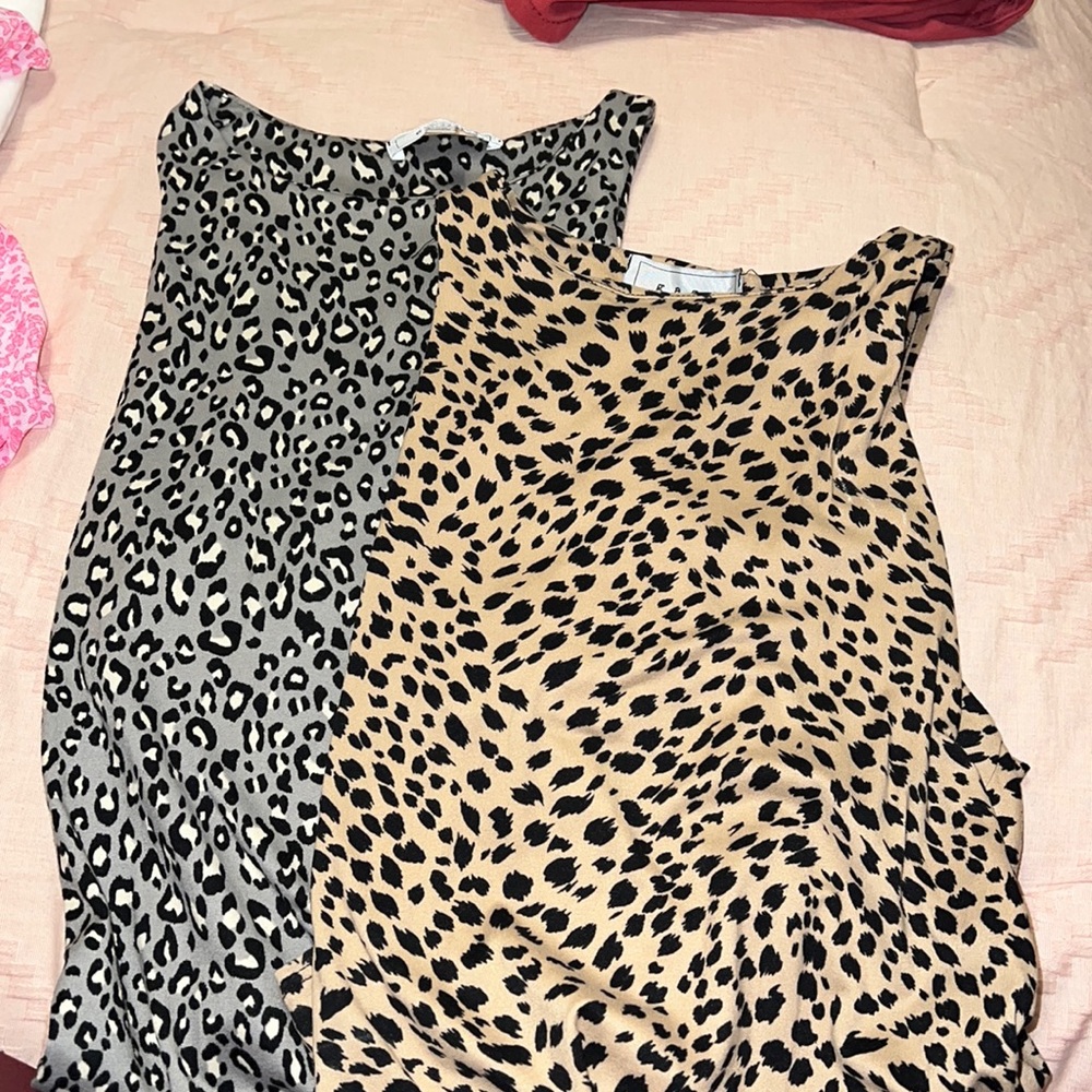 🌟BUNDLE🌟 2 bodysuits!